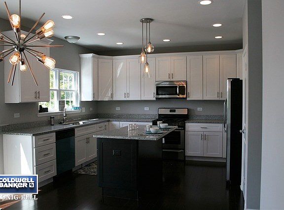 4th image of 1641 Manor Oaks Dr