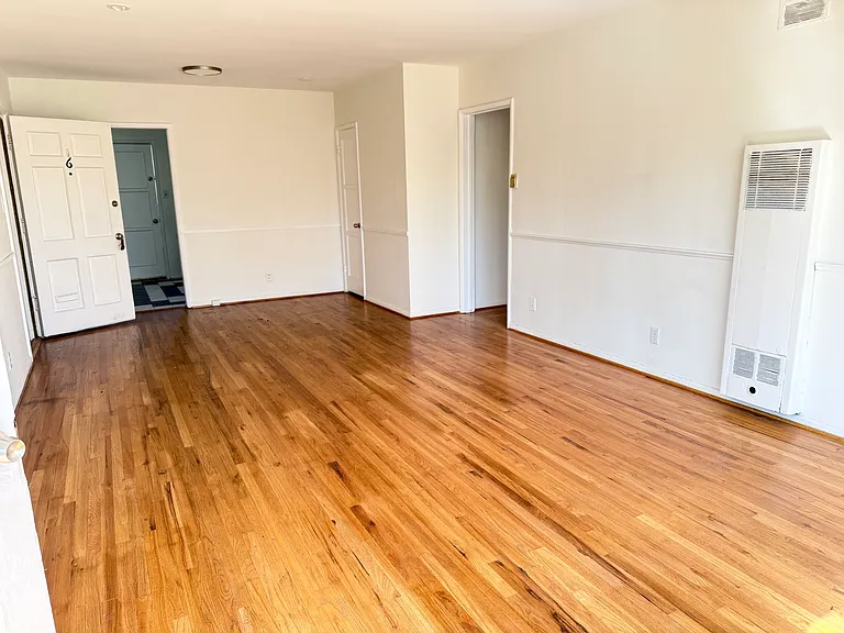 408 N Doheny Dr — Photo 9