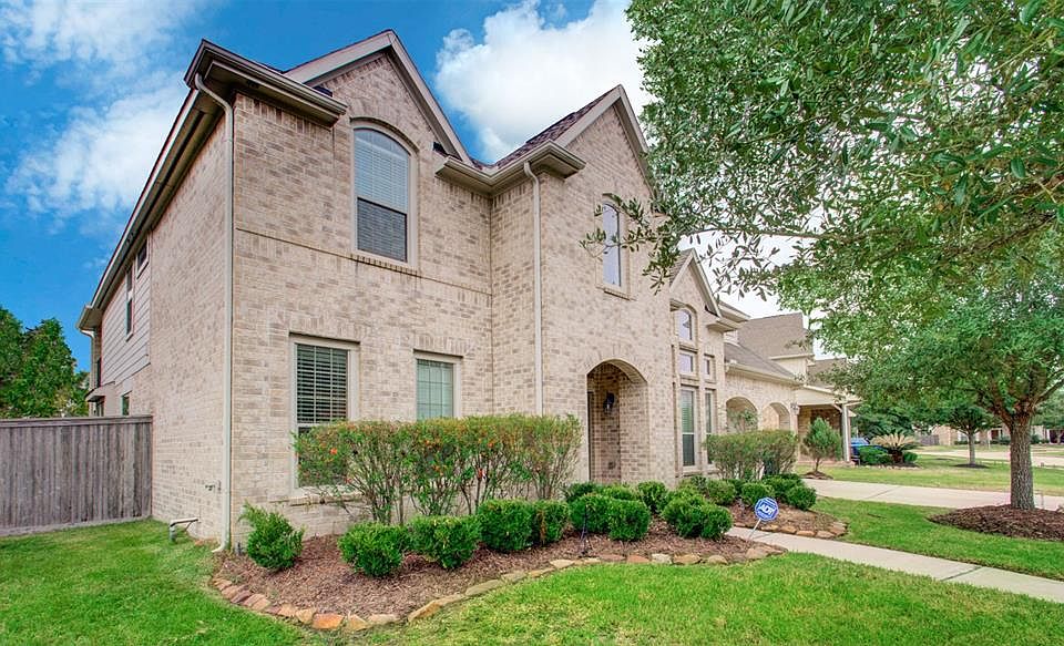 2nd image of 2732 Ravens Creek Dr