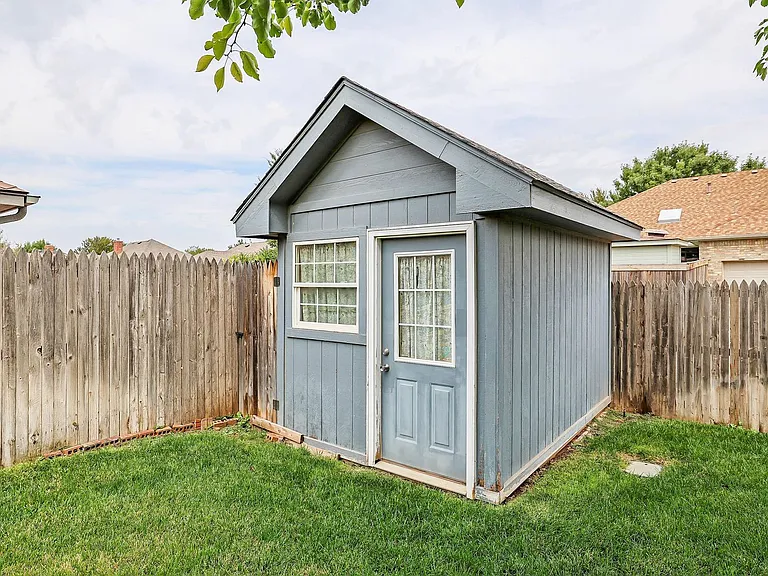 6802 Thunder Rd — Photo 4