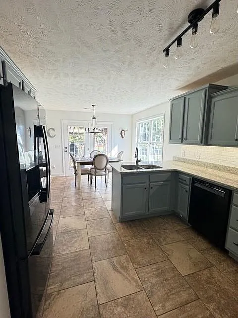 1012 Pusher Pl — Photo 4