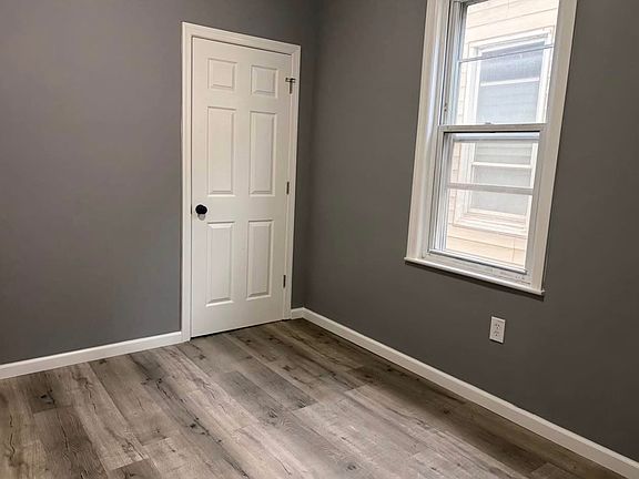 4th image of 109 10th St #2F