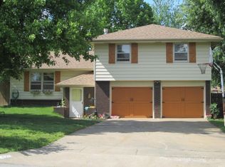 1425 W Swan St, Springfield, MO 65807