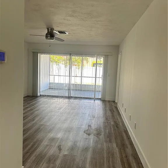 2105 SE 15th Pl — Photo 4