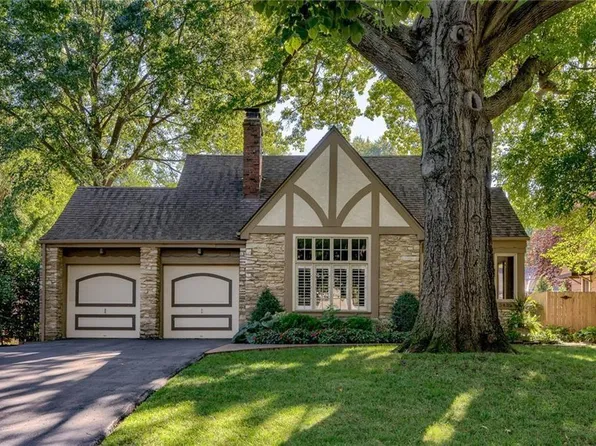 5435 Aberdeen Rd, Fairway, KS 66205