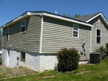 2nd image of 2813 Herbert St