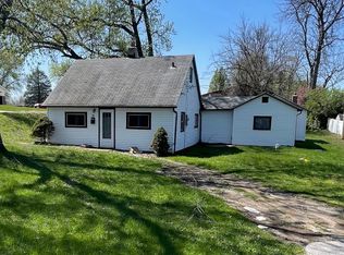 35 Calbreath Ct, Florissant, MO 63031