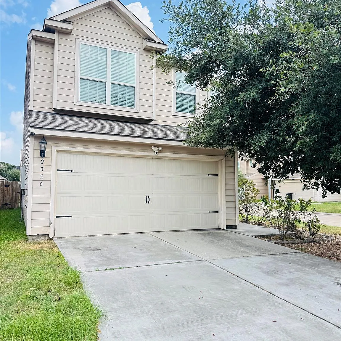 4 bed, 2.5 bath, 1859 sqft, $2,390 — Photo 1