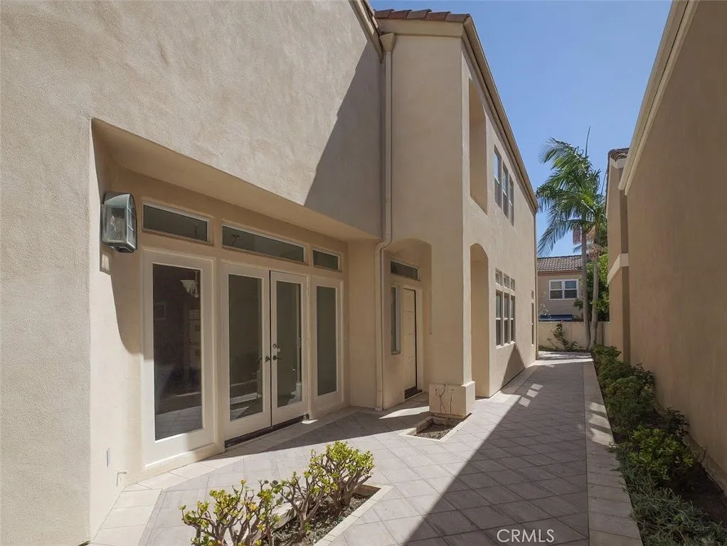 3 bed, 2.5 bath, 2656 sqft, $6,700 — Photo 4