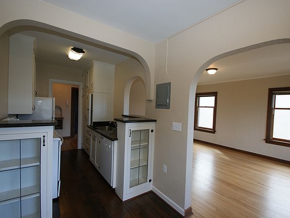 5th image of 2032 Yale Ave E APT 301