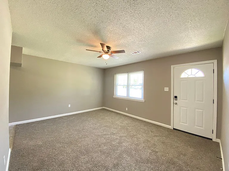 64 Hill Ln — Photo 5