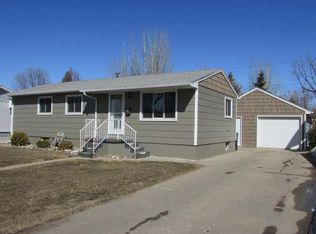 2103 N 4th St, Bismarck, ND 58501