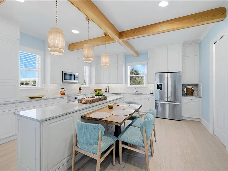 115 Aqua Ln — Photo 17