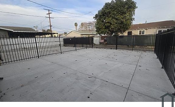 2nd image of 10422 Graham Ave #1-2
