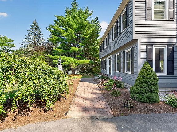 3rd image of 7 Winterhaven Drive