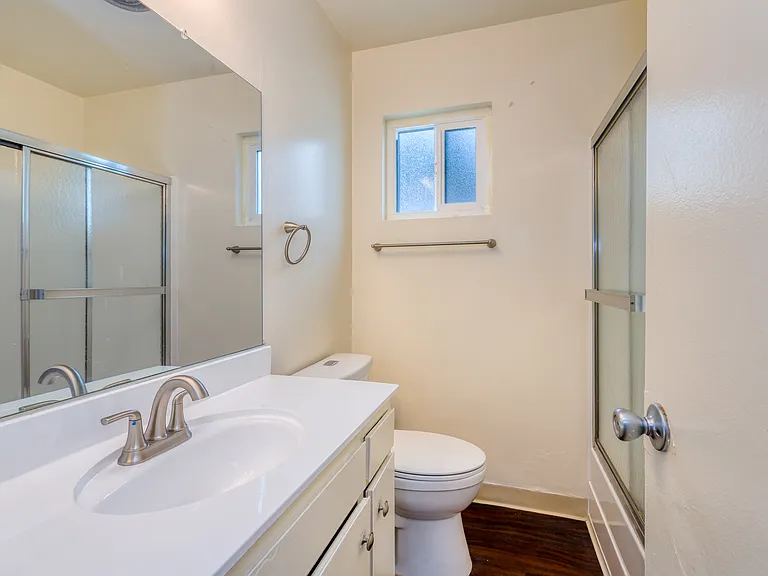 Southwinds Apartments — Photo 12