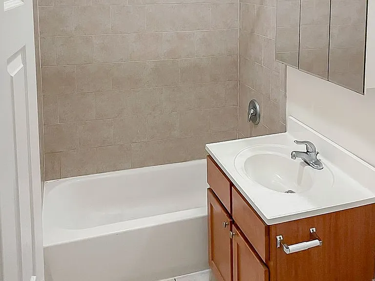 3818 N Sheffield Ave — Photo 22