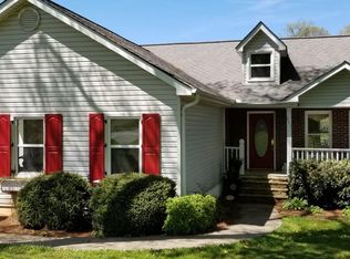 261 Foothills Dr, Murrayville, GA 30564