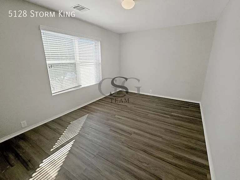 5128 Storm King — Photo 12