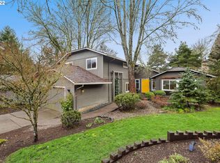 2830 SW Raleighview Dr, Portland, OR 97225
