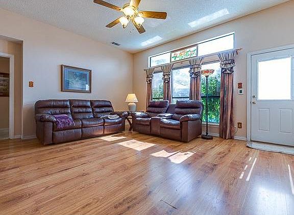 5th image of 2417 Heatherdale Dr