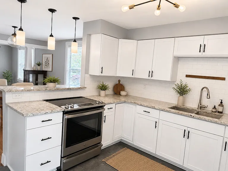 413 W North Bay St — Photo 5