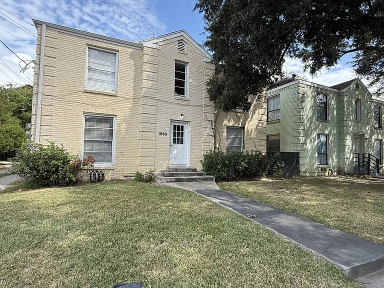 1850 W Main St #1 — Photo 3