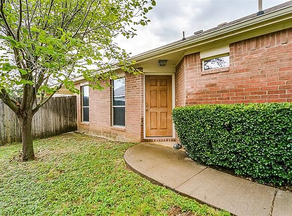 3rd image of 1109 Cottonwood Dr