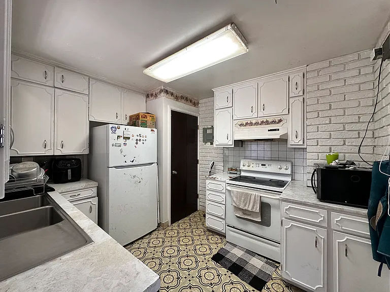 2240 Nome St — Photo 11