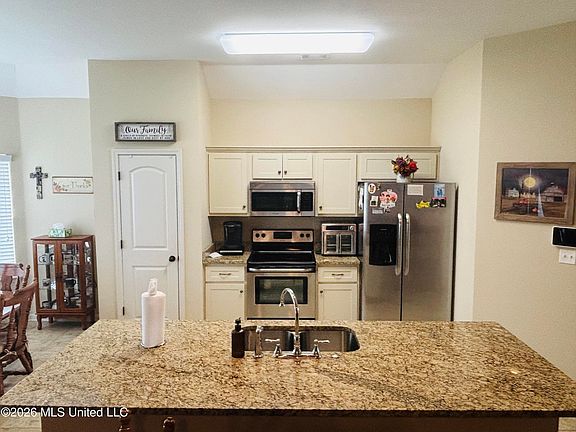 4th image of 4132 Bramble Crest Dr