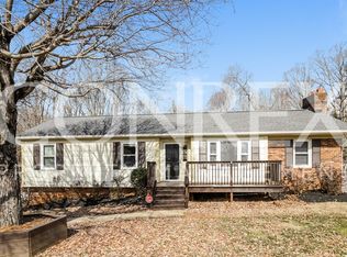 5205 Seward Cir, Pfafftown, NC 27040