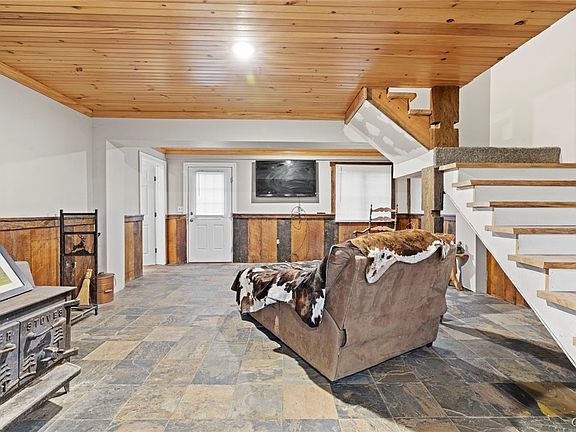 3rd image of 1390 Stevens Rd