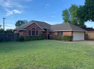 1101 Trinity Dr, Benbrook, TX 76126