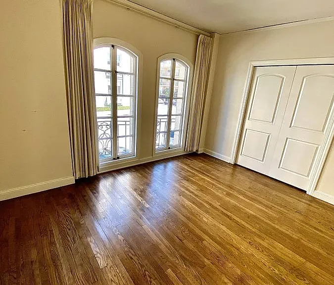 Tudor Hall Apartments — Photo 29