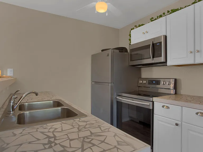 1255 Michael Ln #B — Photo 5