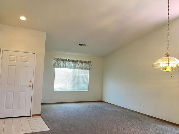 4th image of 891 Marne Dr
