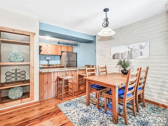4th image of 12 Balsam Court UNIT 12