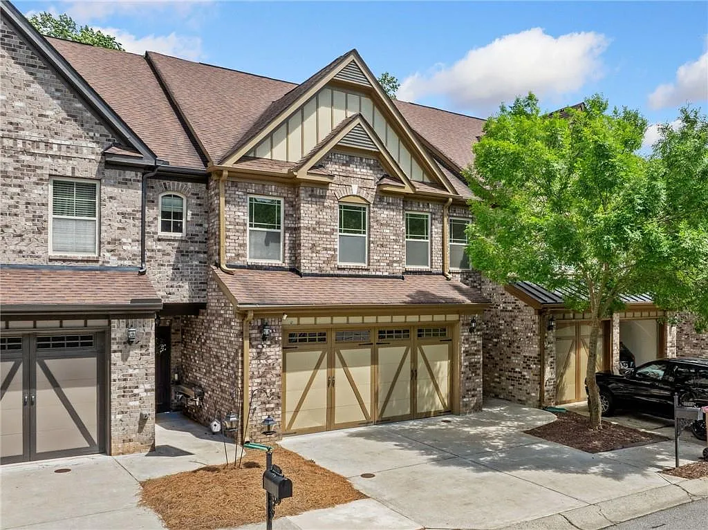 4 bed, 3.5 bath, 2147 sqft, $3,100 — Photo 3