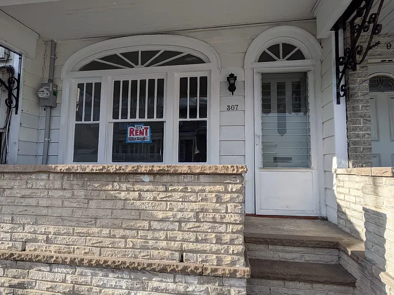 307 W Centre St — Photo 10