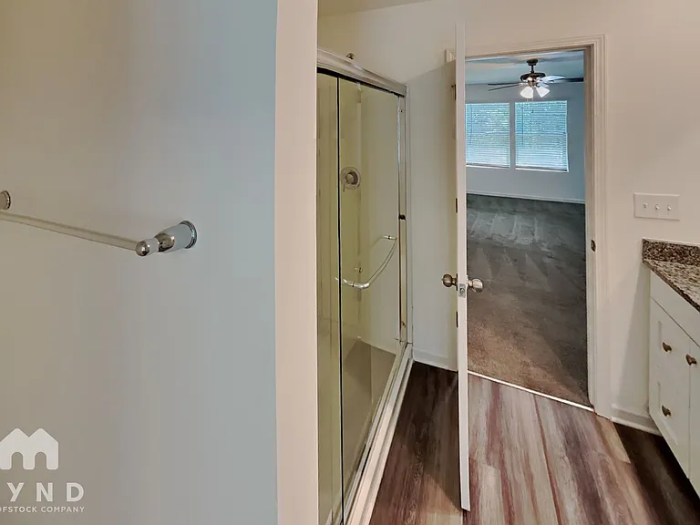 313 Cloverdale Ct — Photo 11