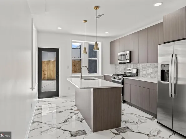 1211 S 15th St, Philadelphia, PA 19146