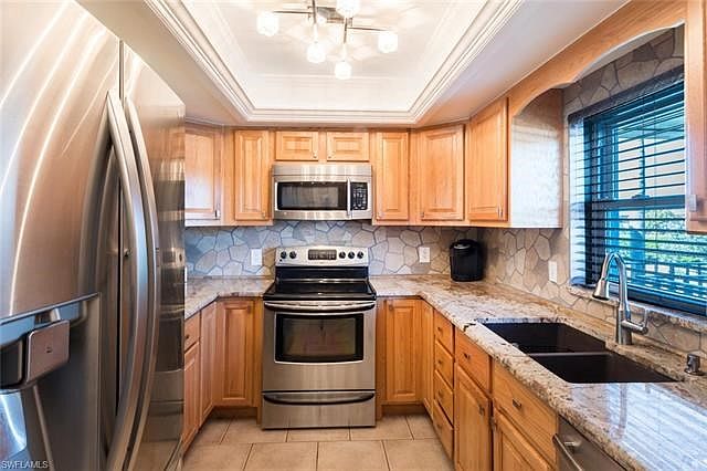Fabulous renovated kitchen .... granite countertops