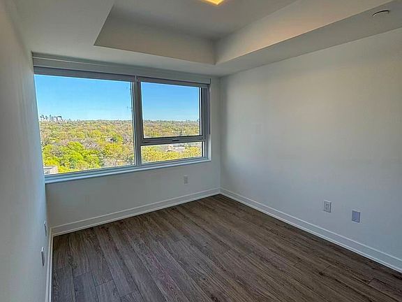 5th image of 609 Sherbourne St #1305