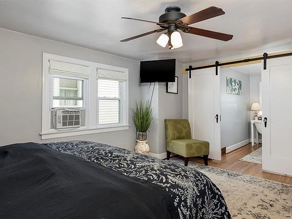3rd image of 25 Brinton St
