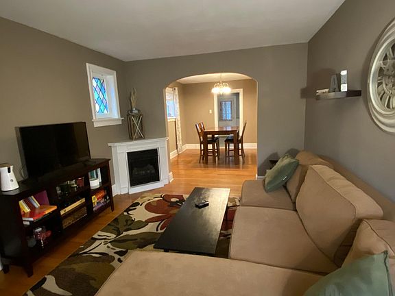3rd image of 5342 Lindenwood Ave