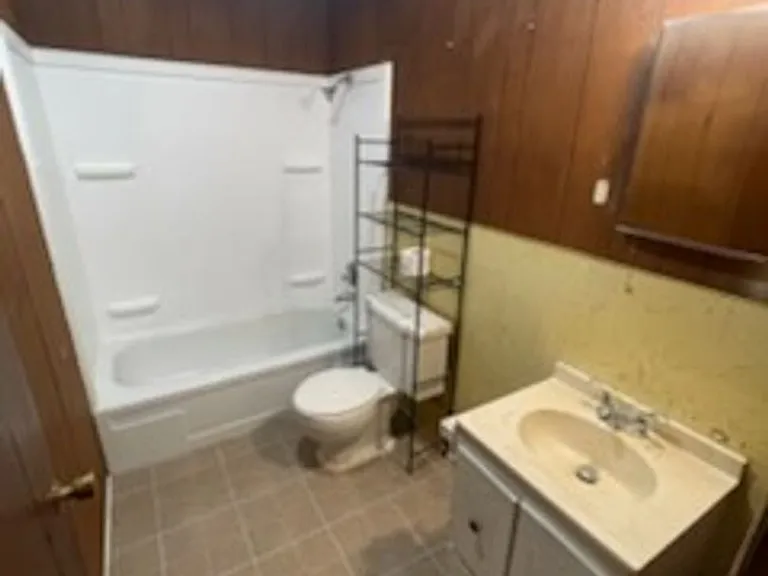 504 Lake Dr — Photo 10