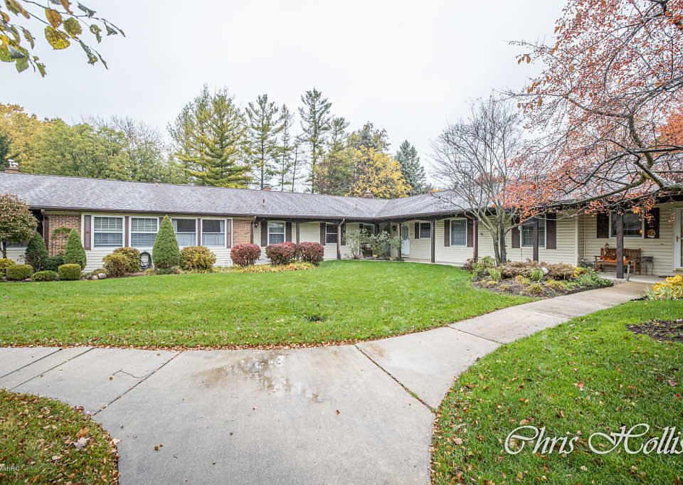 1st image of 255 Bona Vista Dr NW #4