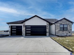 9510 Delano Dr, Lincoln, NE 68516