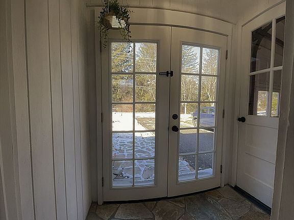 Entry/Mudroom