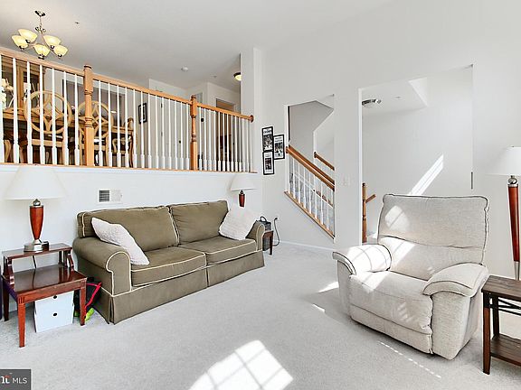 2nd image of 15414 Rosemont Manor Dr